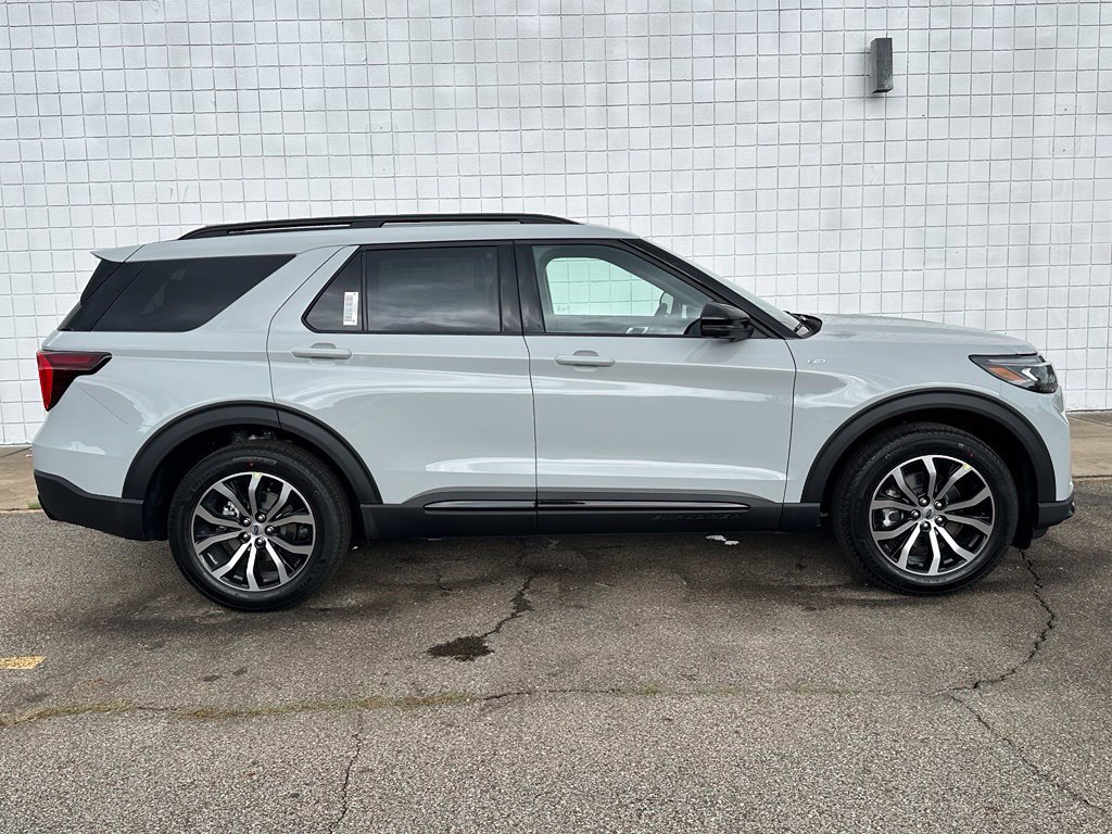 New 2027 Ford Explorer ST-Line w/ Premium Package AWD/4WD image 4