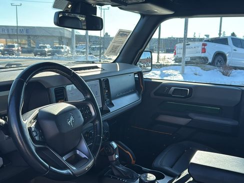 Used 2022 Ford Bronco Badlands image 12