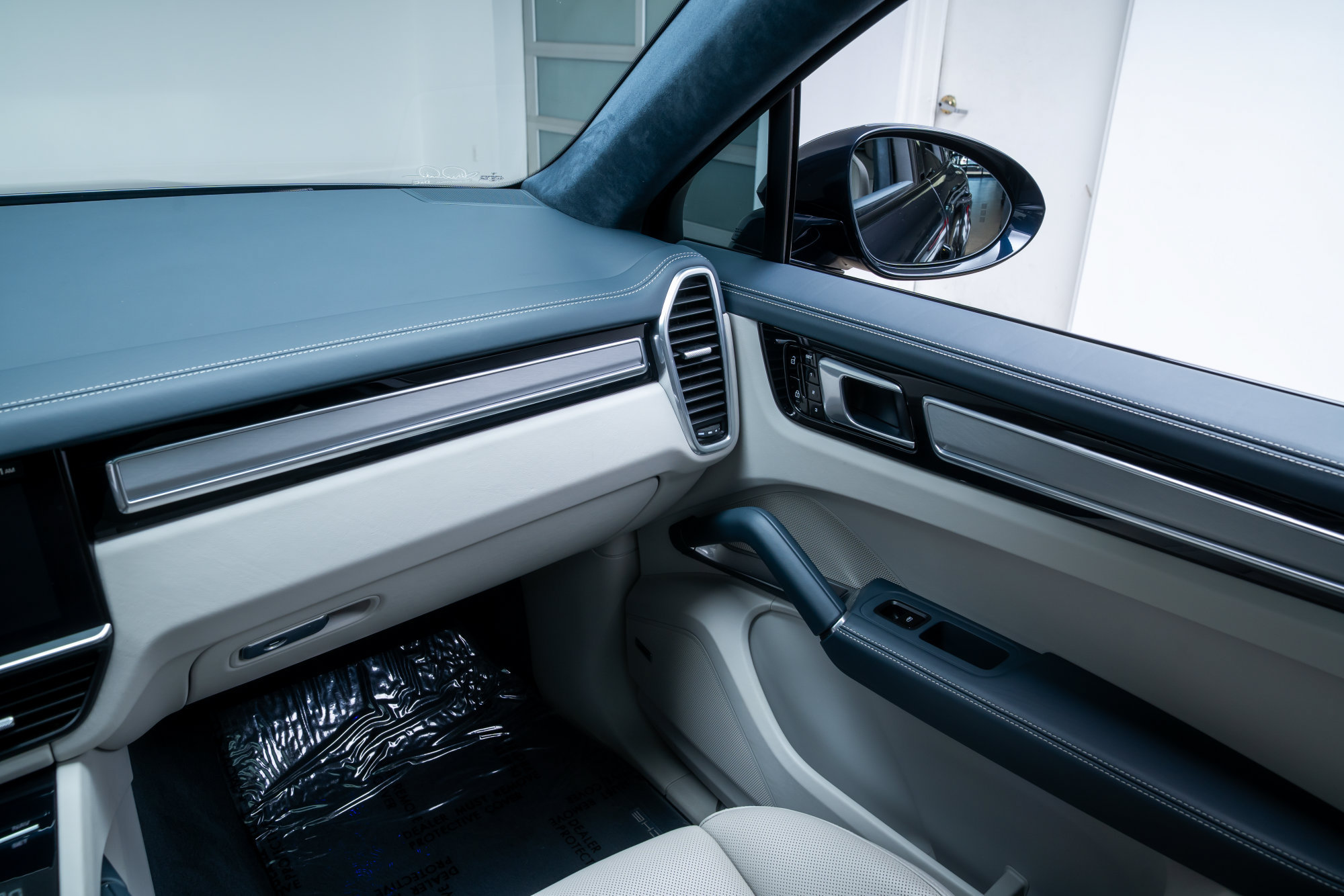 Used 2020 Porsche Cayenne Turbo S AWD/4WD image 11