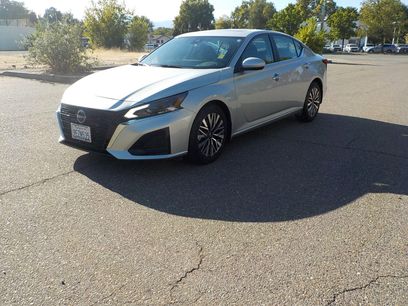 Used 2023 Nissan Altima 2.5 SV w/ SV Premium Package