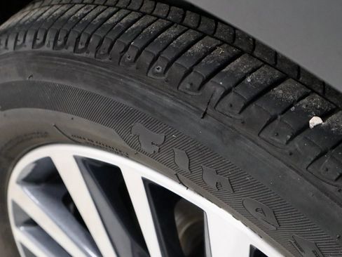 Certified 2023 Nissan Kicks SV image 20