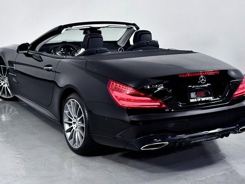 Used 2017 Mercedes-Benz SL 550 image 12