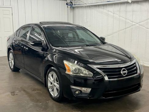 Used 2014 Nissan Altima 2.5 SL w/ Technology Package FWD image 1