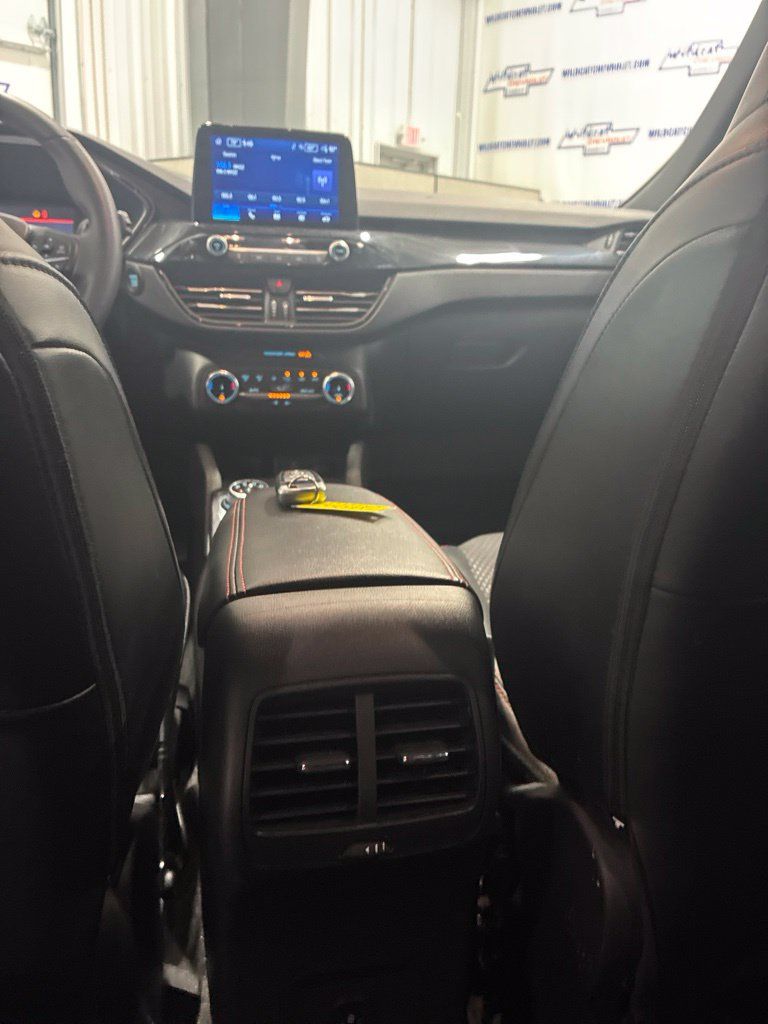 Used 2025 Ford Escape ST-Line FWD image 27