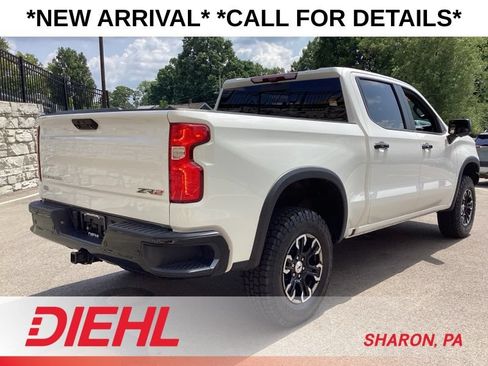 Used 2022 Chevrolet Silverado 1500 ZR2 w/ Technology Package AWD/4WD image 9