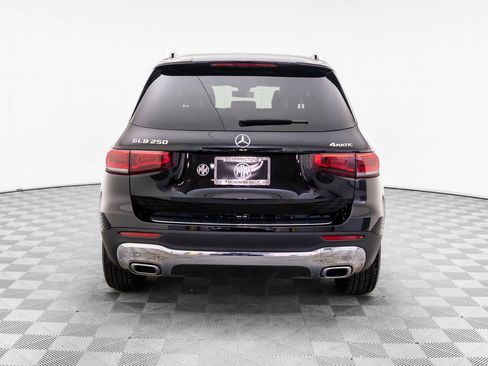 Used 2023 Mercedes-Benz GLB 250 4MATIC image 4
