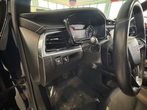 Used 2022 Cadillac XT6 Premium Luxury image 38