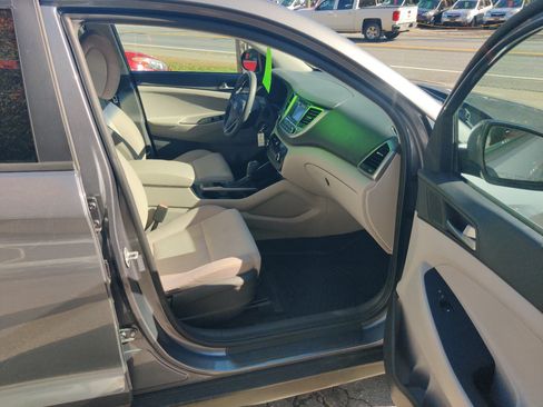 Used 2016 Hyundai Tucson SE w/ Option Group 02 image 16