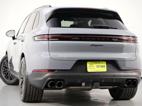 Used 2024 Porsche Cayenne image 6