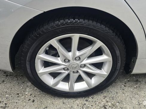 Used 2012 Toyota Prius V Five FWD image 11
