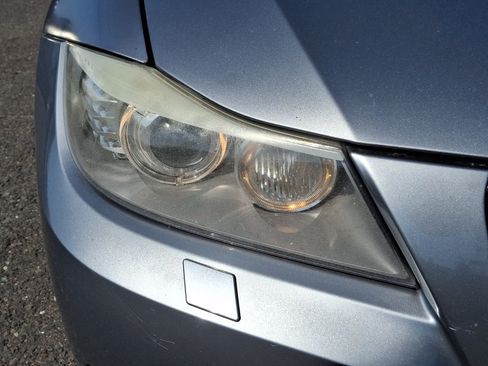 Used 2011 BMW 335i xDrive Sedan AWD/4WD image 8
