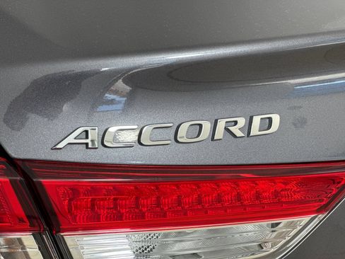 Used 2018 Honda Accord EX-L image 25