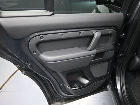 Used 2025 Land Rover Defender 110 AWD/4WD image 29