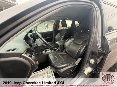 Used 2019 Jeep Cherokee Limited w/ Luxury Group AWD/4WD image 12