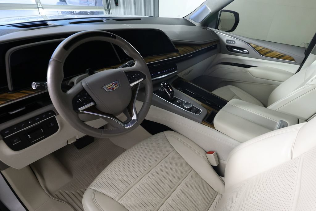 Used 2023 Cadillac Escalade Premium Luxury Platinum AWD/4WD image 19