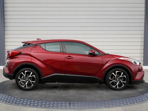 Used 2018 Toyota C-HR XLE FWD image 8