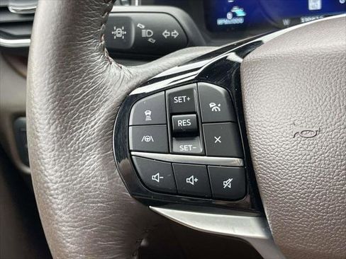 Used 2022 Ford Explorer King Ranch w/ Premium Technology Package image 22