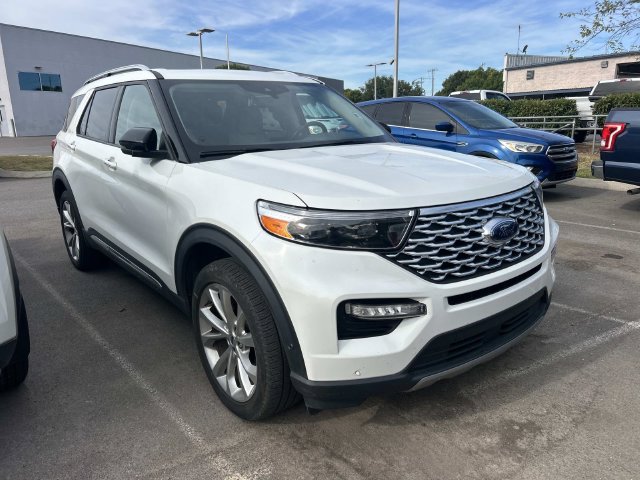 Used 2021 Ford Explorer Platinum w/ Equipment Group 601A AWD/4WD image 2