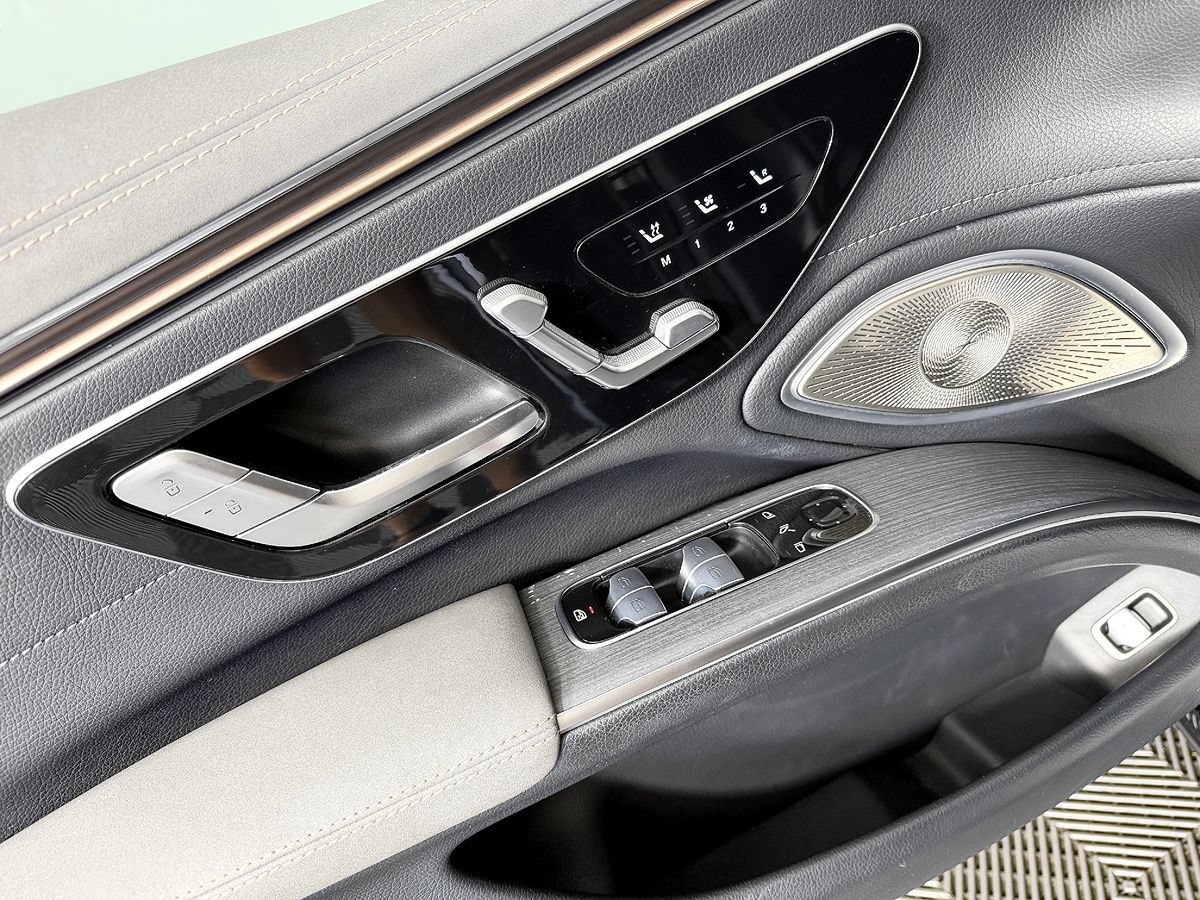 Used 2022 Mercedes-Benz EQS 580 4MATIC Sedan image 28