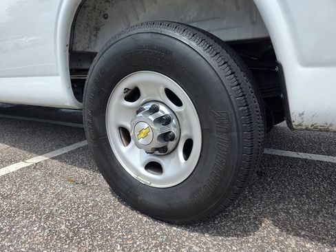 Used 2025 Chevrolet Express 3500 LT w/ LT Preferred Equipment Group RWD image 26
