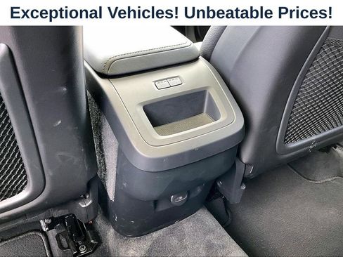 Used 2025 Volvo XC60 B5 Plus AWD/4WD image 30