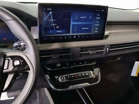 New 2026 Lincoln Corsair Premiere FWD image 5