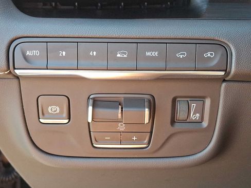 Certified 2023 Cadillac Escalade Sport Platinum AWD/4WD image 32