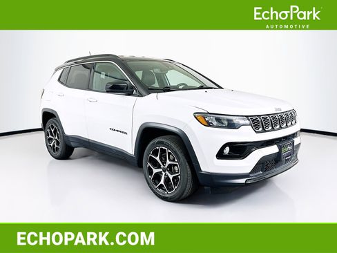 Used 2025 Jeep Compass Limited image 1
