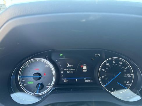 Certified 2023 Toyota Venza XLE image 14