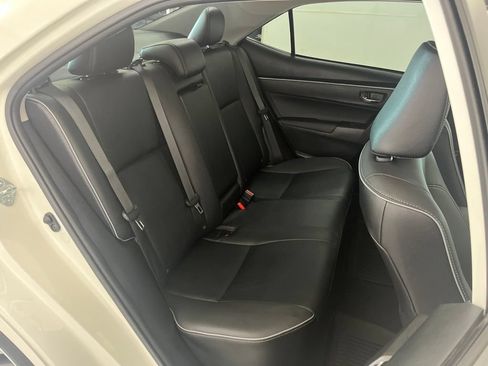 Used 2018 Toyota Corolla XLE FWD image 20
