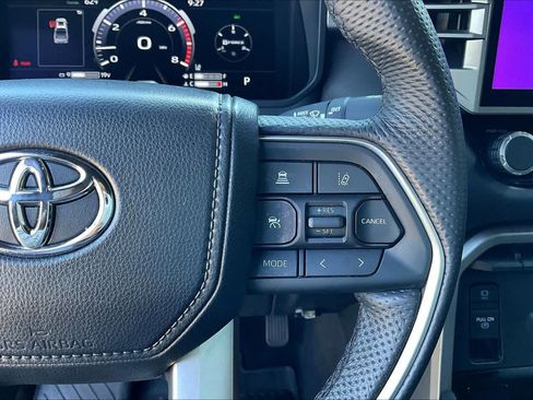 Used 2025 Toyota Tundra Limited image 24