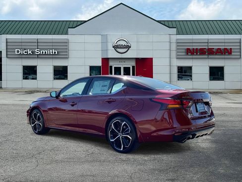 New 2025 Nissan Altima 2.5 SR w/ SR Premium Package image 4