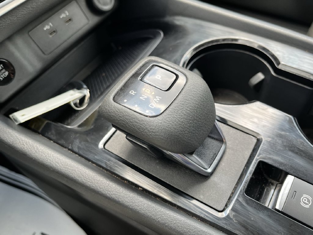 Used 2025 Nissan Rogue SV AWD/4WD image 19