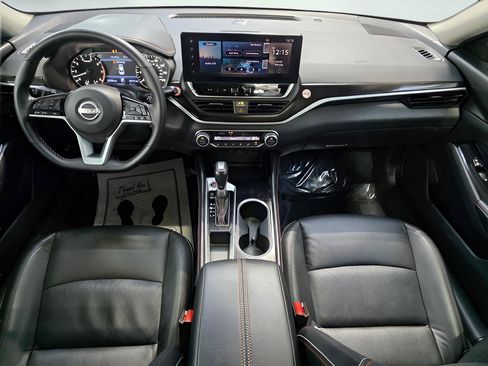 Used 2025 Nissan Altima 2.5 SR w/ SR Premium Package FWD image 19