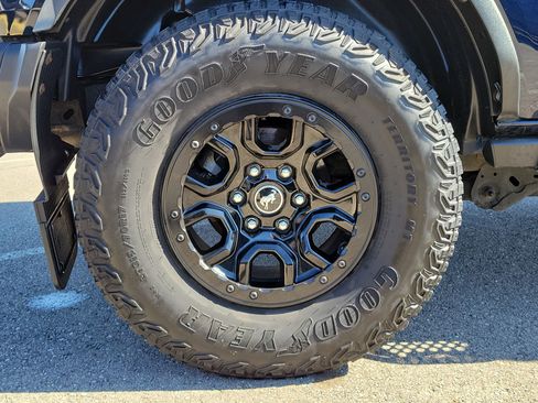 Used 2021 Ford Bronco Badlands image 5