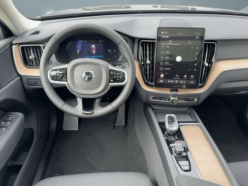 New 2026 Volvo XC60 B5 Plus w/ Climate Package image 28