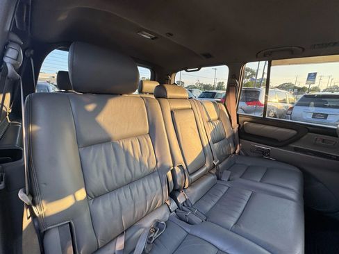 Used 2004 Toyota Land Cruiser image 27