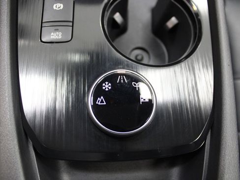 Used 2024 Nissan Rogue SL AWD/4WD image 38