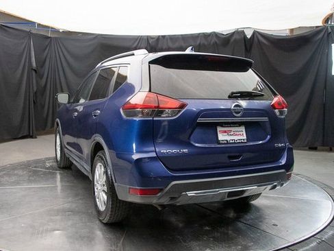 Used 2018 Nissan Rogue SV image 10
