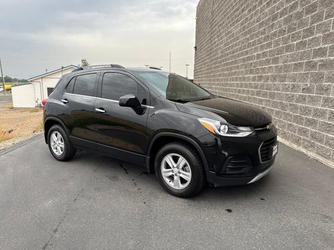 Used 2019 Chevrolet Trax LT w/ LT Convenience Package AWD/4WD image 1