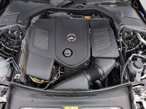 Used 2025 Mercedes-Benz C 300 Sedan image 23