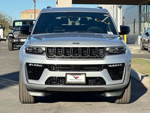 New 2026 Jeep Grand Cherokee L Limited AWD/4WD image 8