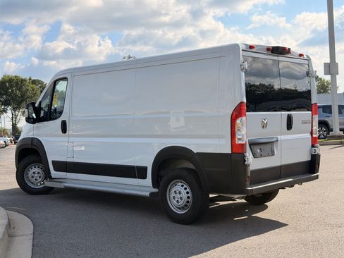 Used 2025 RAM ProMaster 2500 w/ U-Haul Equipment Group FWD image 19