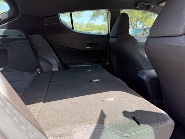 Used 2018 Toyota C-HR XLE FWD image 18