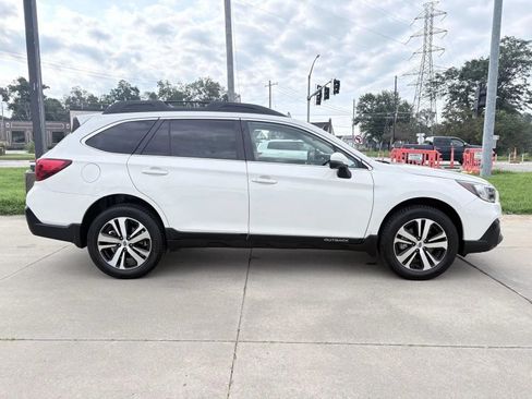 Used 2018 Subaru Outback 3.6R Limited AWD/4WD image 7