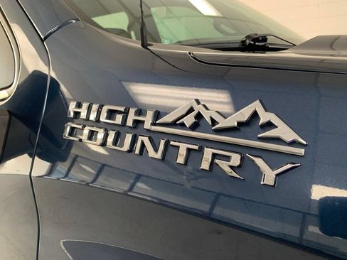 Used 2020 Chevrolet Silverado 1500 High Country w/ Technology Package AWD/4WD image 6