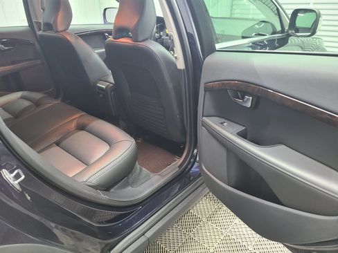 Used 2016 Volvo XC70 T5 Premier w/ Proximity Package AWD/4WD image 39