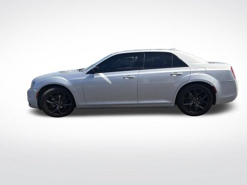 Used 2021 Chrysler 300 Touring w/ Sport Appearance Package RWD image 4
