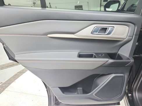 New 2026 Ford Explorer Active w/ Active Comfort Package RWD image 33