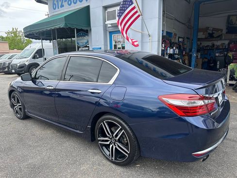 Used 2017 Honda Accord Sport image 8